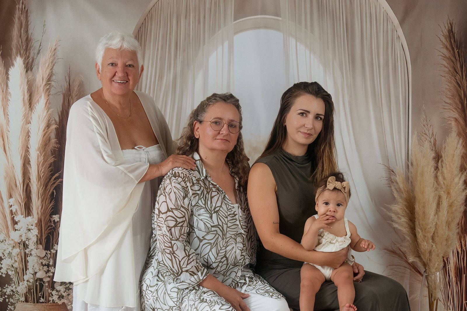 Séance photo Famille 4 générations de femmes réunies